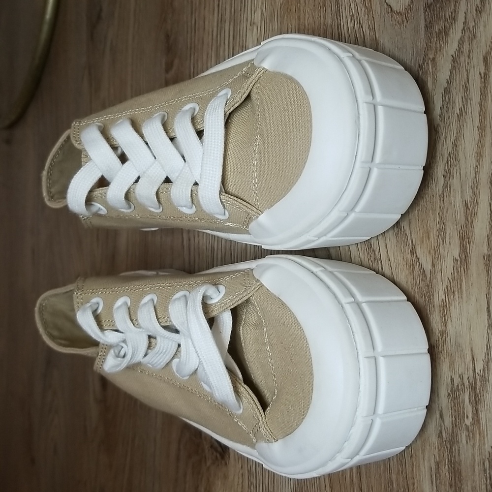 Mad Love Womens Fran Tan White Lace Up Wedge Sneakers Tennis Shoes - Picture 2 of 11